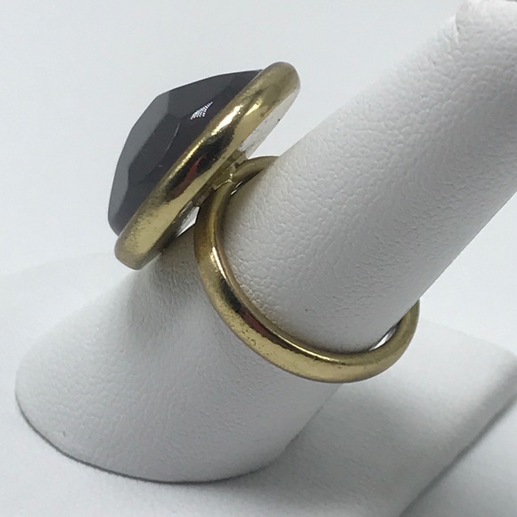 Ring - Picture 3 of 5